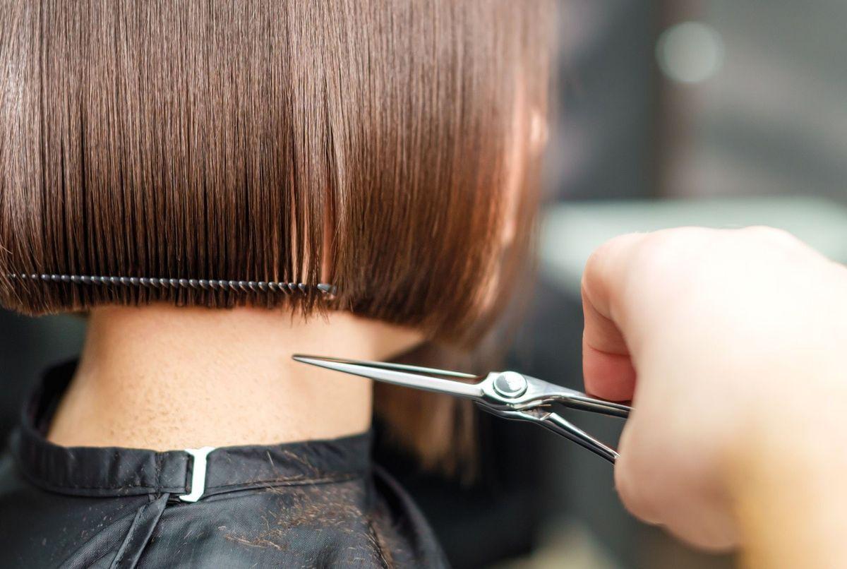 Quel est l’acte japonais qui consiste à couper les cheveux ?