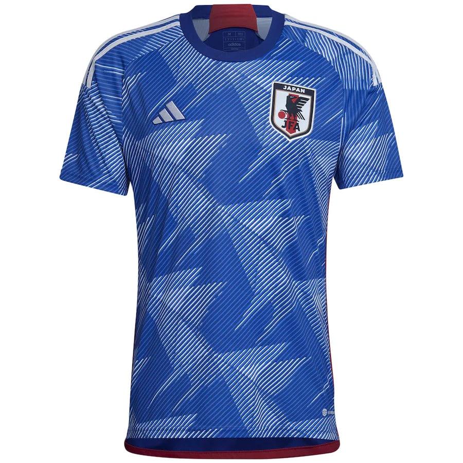 Pourquoi le maillot japonais est-il bleu ?