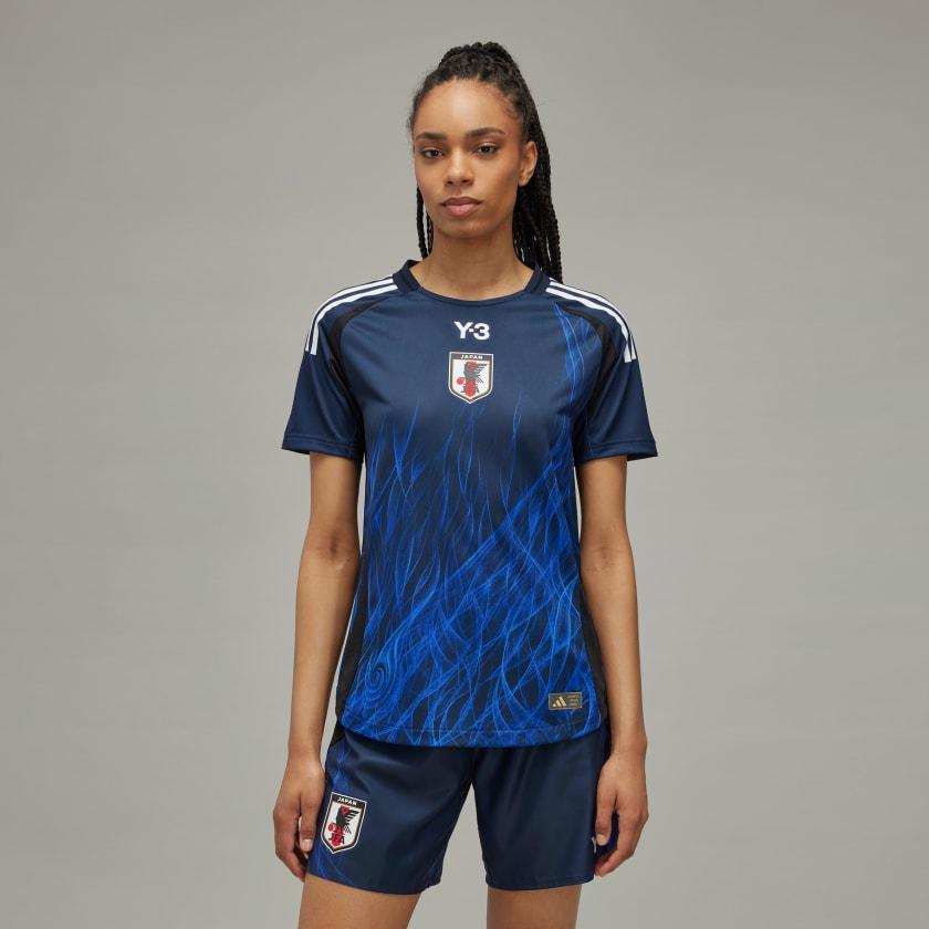Pourquoi le Japon a-t-il des uniformes bleus ?