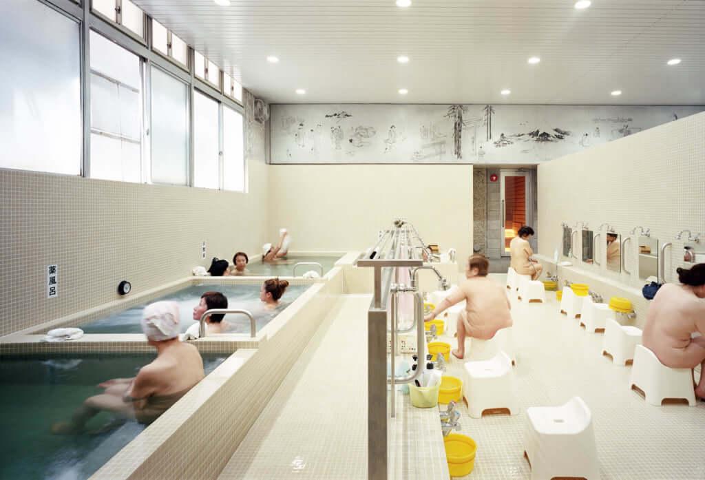 Pourquoi les Japonais aiment les bains publics ?