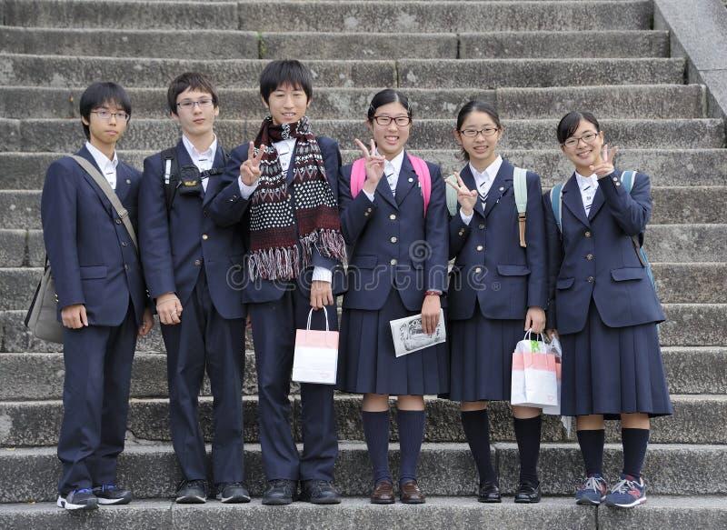 Les étudiants japonais peuvent-ils se maquiller ?