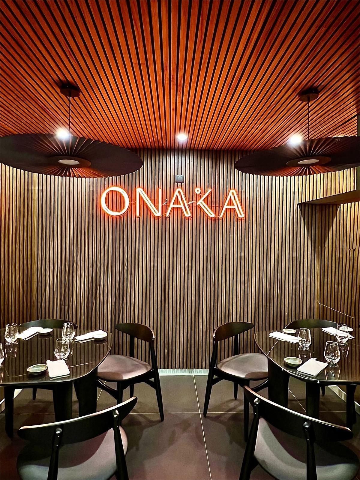 Que disent les Japonais en entrant dans un restaurant ?
