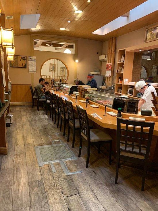 Qu’est-ce qui est considéré comme impoli lorsque l’on visite un restaurant au Japon ?