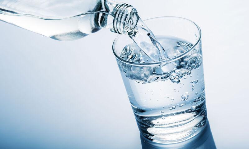 Pourquoi les Japonais boivent-ils de l’eau en bouteille ?