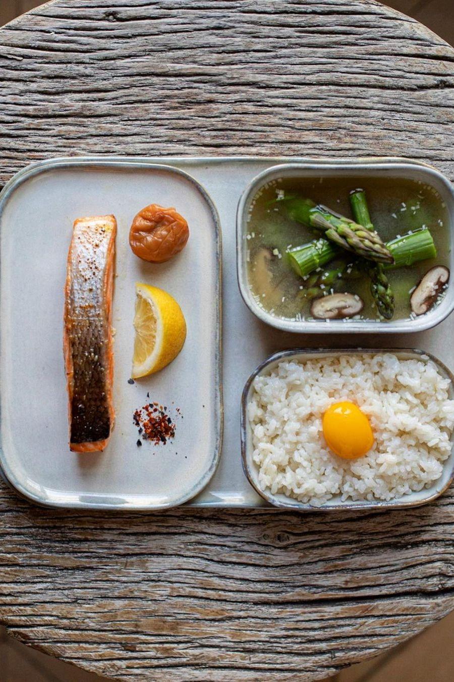 Qu’est-ce qu’un déjeuner japonais typique ?