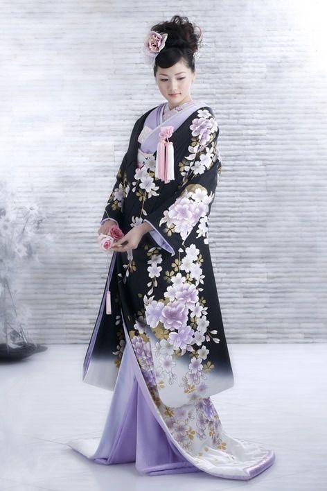 Pourquoi les princesses japonaises s’épilent-elles les sourcils ?
