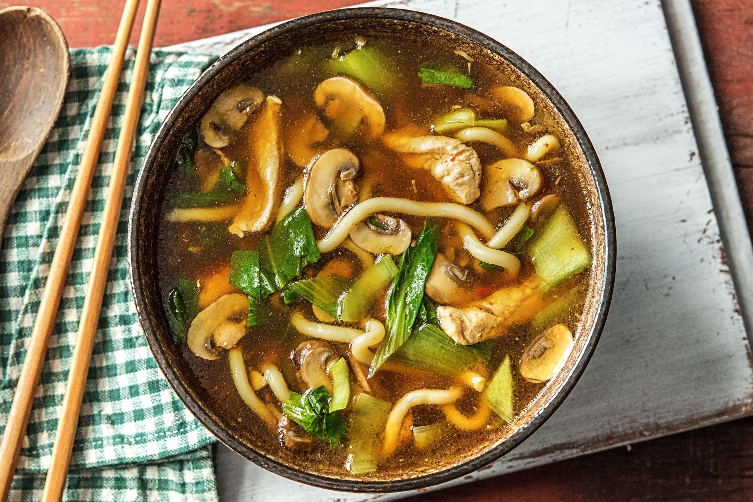 Est-il impoli de boire dans un bol de soupe au Japon ?