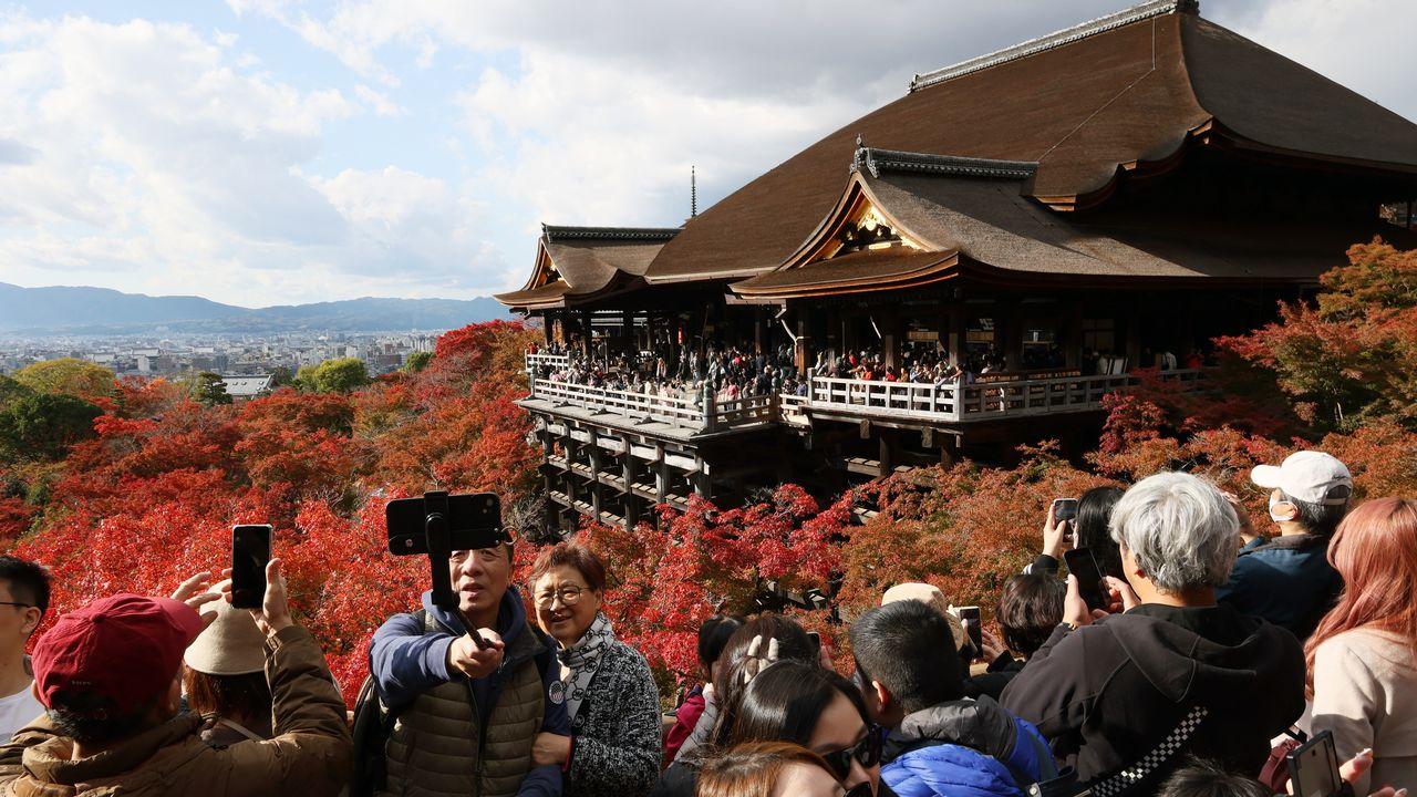 Comment les touristes paient-ils leurs achats au Japon ?